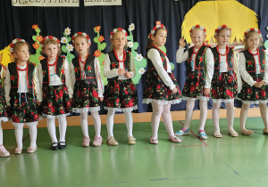CZYTANIE ZBLIŻA – rodzinne spotkanie pełne wzruszeń i radości w grupie III
