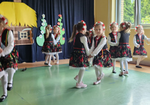 CZYTANIE ZBLIŻA – rodzinne spotkanie pełne wzruszeń i radości w grupie III