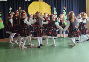 CZYTANIE ZBLIŻA – rodzinne spotkanie pełne wzruszeń i radości w grupie III