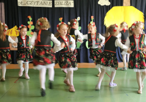 CZYTANIE ZBLIŻA – rodzinne spotkanie pełne wzruszeń i radości w grupie III