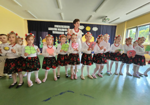 CZYTANIE ZBLIŻA – rodzinne spotkanie pełne wzruszeń i radości w grupie III