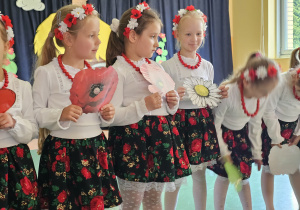 CZYTANIE ZBLIŻA – rodzinne spotkanie pełne wzruszeń i radości w grupie III