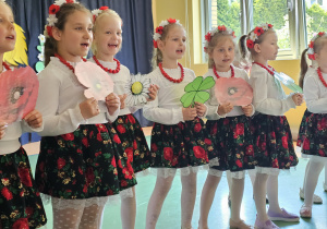 CZYTANIE ZBLIŻA – rodzinne spotkanie pełne wzruszeń i radości w grupie III
