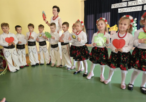 CZYTANIE ZBLIŻA – rodzinne spotkanie pełne wzruszeń i radości w grupie III