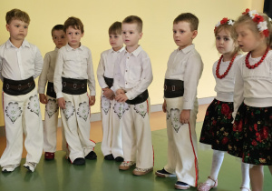 CZYTANIE ZBLIŻA – rodzinne spotkanie pełne wzruszeń i radości w grupie III