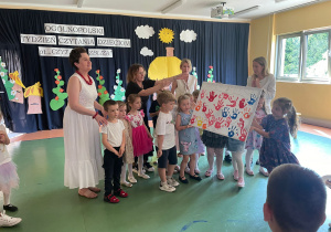 CZYTANIE ZBLIŻA – rodzinne spotkanie pełne wzruszeń i radości w grupie III