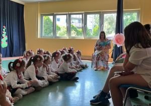 CZYTANIE ZBLIŻA – rodzinne spotkanie pełne wzruszeń i radości w grupie III
