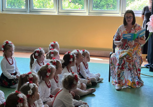 CZYTANIE ZBLIŻA – rodzinne spotkanie pełne wzruszeń i radości w grupie III