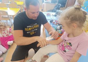 "Fizjoterapeuta...A kto to taki?"- czyli spotkanie w ramach preorientacji zawodowej w gr. XI i XII