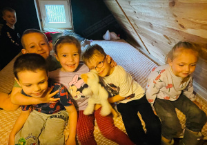"Rodzina razem się trzyma" - wyjazd integracyjny gr. XI do ŻArtowni w Zbiersku