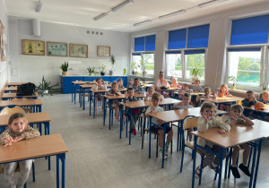 Pełne energii i ciekawości przedszkolaki z Białego konika w III LO w Koninie!