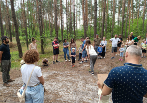 „Bo z rodziną fajnie jest…” – integrująca wycieczka do ŻArtowni w grupie XII