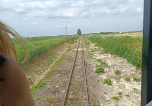 „Bo z rodziną fajnie jest…” – integrująca wycieczka do ŻArtowni w grupie XII