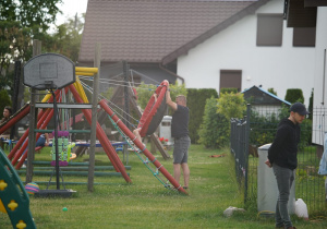 „Trzymamy się razem! "- rodzinna wyprawa do Alpakarni – grupa VI