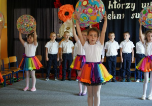 "Pożegnania nadszedł czas...." - grupa VI