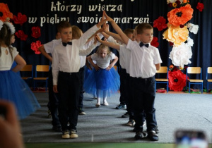 "Pożegnania nadszedł czas...." - grupa VI