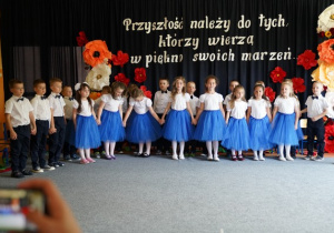 "Pożegnania nadszedł czas...." - grupa VI