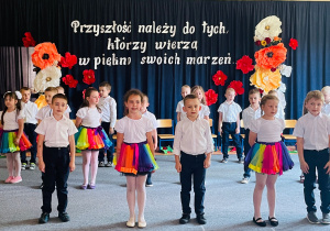 "Pożegnania nadszedł czas...." - grupa VI