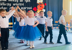 "Pożegnania nadszedł czas...." - grupa VI