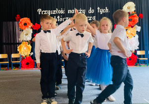 "Pożegnania nadszedł czas...." - grupa VI