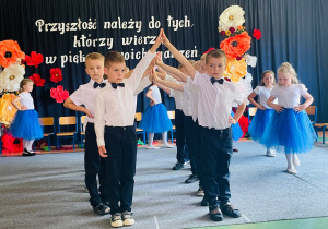 "Pożegnania nadszedł czas...." - grupa VI