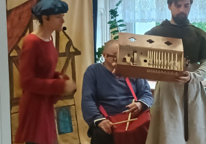 Spotkania z Kulturką - Czy w koronie jest do twarzy?