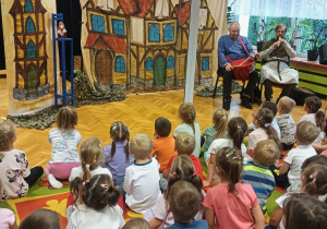 Spotkania z Kulturką - Czy w koronie jest do twarzy?