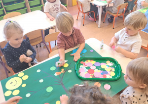 "Ja i ... Kropka" - Dzień Kropki w grupie IX