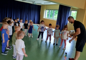„Ruch to zdrowie – każdy przedszkolak to powie” – zajęcia sportowe w gr. XI i XII