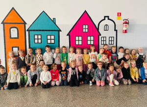 Wizyta gr. XI i XII w SP nr 9 im. Bohaterów Westerplatte w Koninie połączona z Międzynarodowym Dniem Kropki