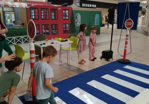 Przedszkolaki z grupy XII w Bezpiecznym Miasteczku Przedsiębiorczości