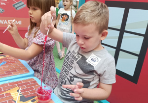 Przedszkolaki z grupy XII w Bezpiecznym Miasteczku Przedsiębiorczości