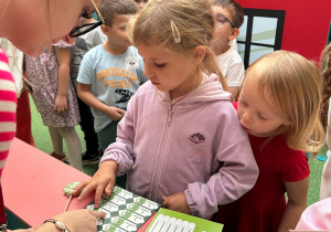 Przedszkolaki z grupy XII w Bezpiecznym Miasteczku Przedsiębiorczości
