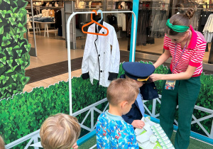 Przedszkolaki z grupy XII w Bezpiecznym Miasteczku Przedsiębiorczości