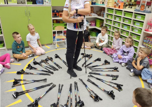 „Kijki w małych rączkach” – Starszaki na start – gr. IV