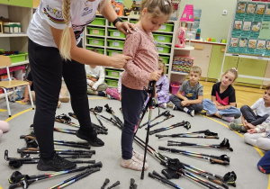 „Kijki w małych rączkach” – Starszaki na start – gr. IV