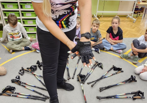 „Kijki w małych rączkach” – Starszaki na start – gr. IV