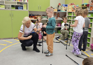 „Kijki w małych rączkach” – Starszaki na start – gr. IV