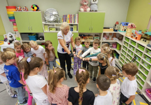 „Kijki w małych rączkach” – Starszaki na start – gr. IV