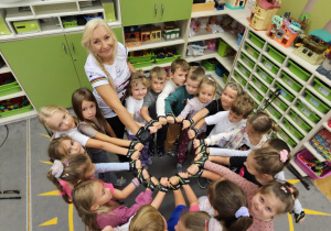„Kijki w małych rączkach” – Starszaki na start – gr. IV