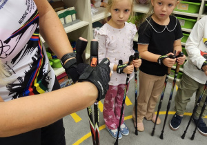 „Kijki w małych rączkach” – Starszaki na start – gr. IV