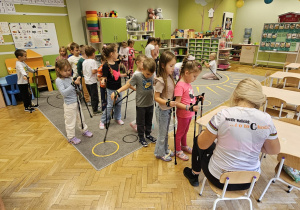 „Kijki w małych rączkach” – Starszaki na start – gr. IV
