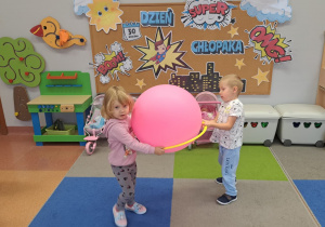 "Mam super moce... i dzielę się nimi". Świętujemy Dzień Chłopaka w ramach Tygodnia Budowania Relacji - grupa IX