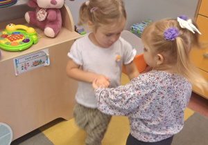 "Mam super moce... i dzielę się nimi". Świętujemy Dzień Chłopaka w ramach Tygodnia Budowania Relacji - grupa IX