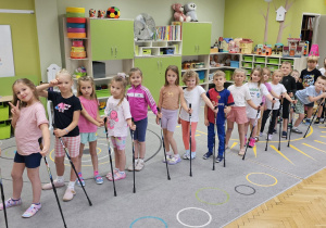 „Kijki w małych rączkach” – kreatywne zabawy w gr. IV