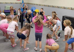 „Kijki w małych rączkach” – kreatywne zabawy w gr. IV
