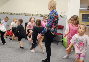 „Kijki w małych rączkach” – kreatywne zabawy w gr. IV