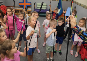 „Kijki w małych rączkach” – kreatywne zabawy w gr. IV
