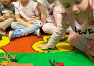 „Dotykam, słucham, czuję – jesień”