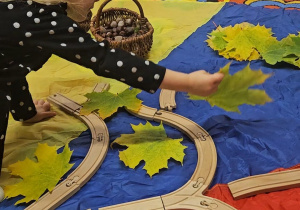 „Dotykam, słucham, czuję – jesień”